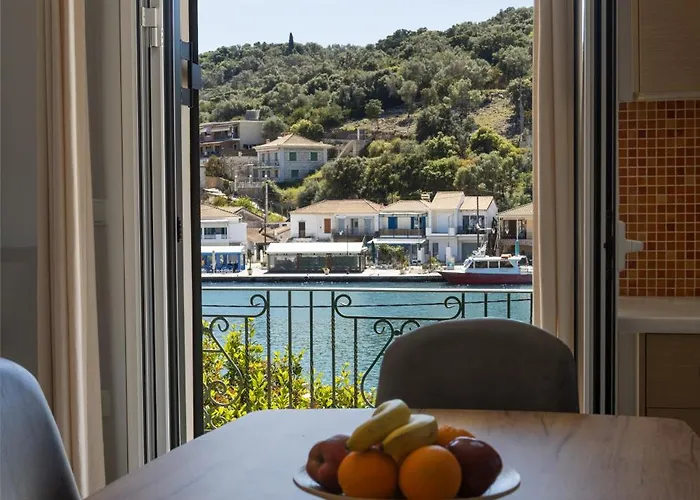 Plaka's House Katoméri