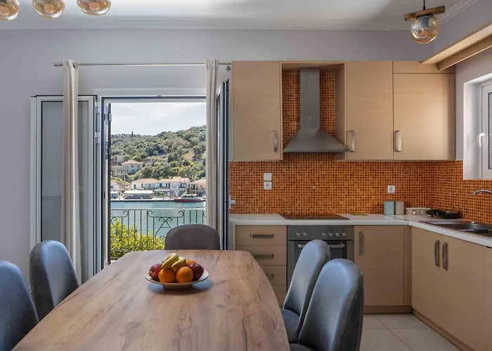 Plaka's House Katoméri