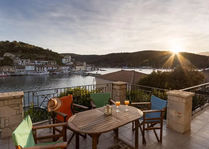 Plaka's House Katoméri