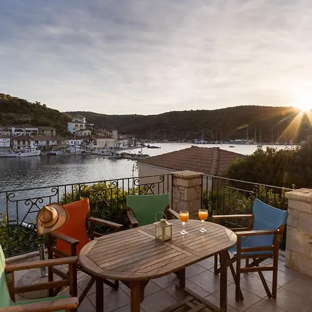 Plaka's House Katoméri